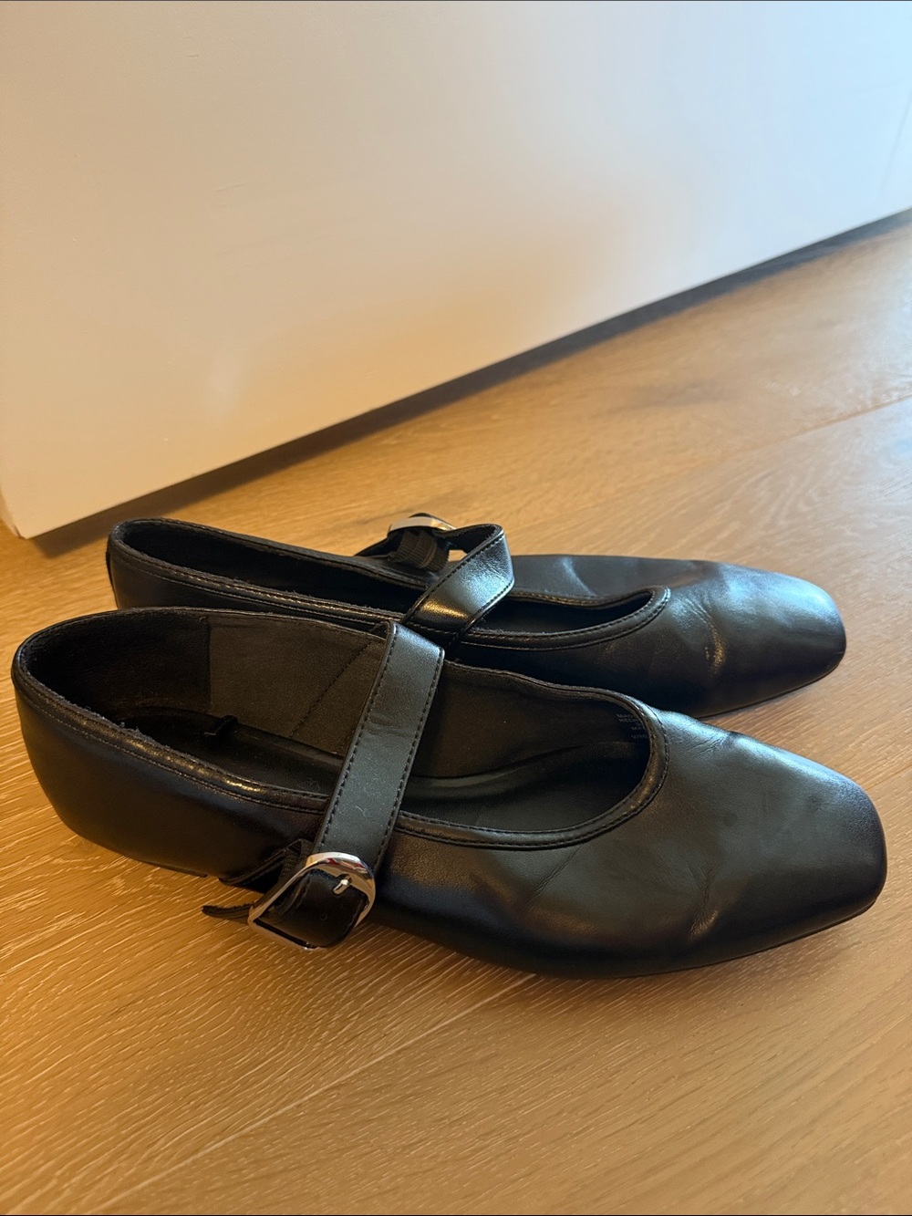 Old Navy Black Mary Jane Strap Flats